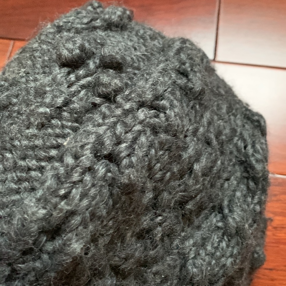 Ladies winter hat bundle - Picture 5 of 7